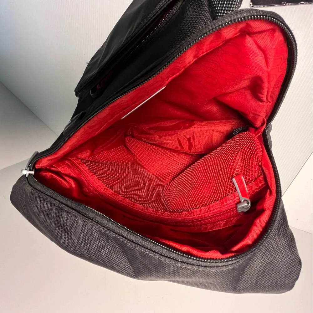 Tumi Vintage Rare “As New” Condition Messenger Shoulder/Crossbody Bag Unisex